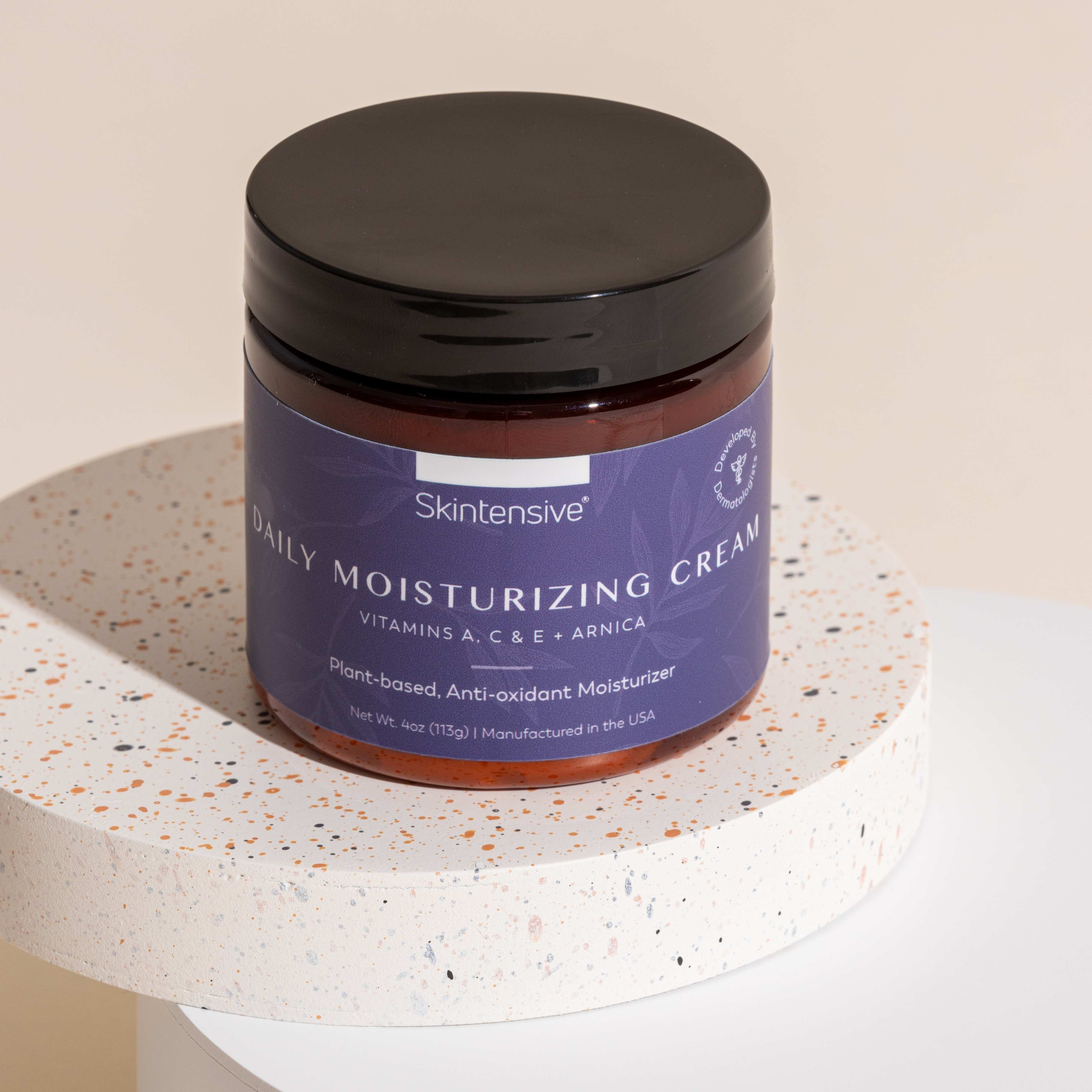 daily_moisturizer_stilllife_1ad8edfd-aaab-4c9c-af6f-cdc06b56f50f.jpg